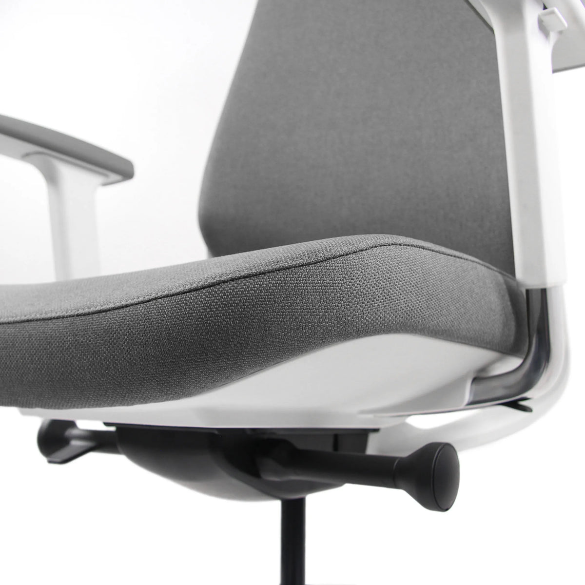 Seduta e schienale grigi della Sedia da ufficio professionale CHIARO T4 WHITE di hjh OFFICE