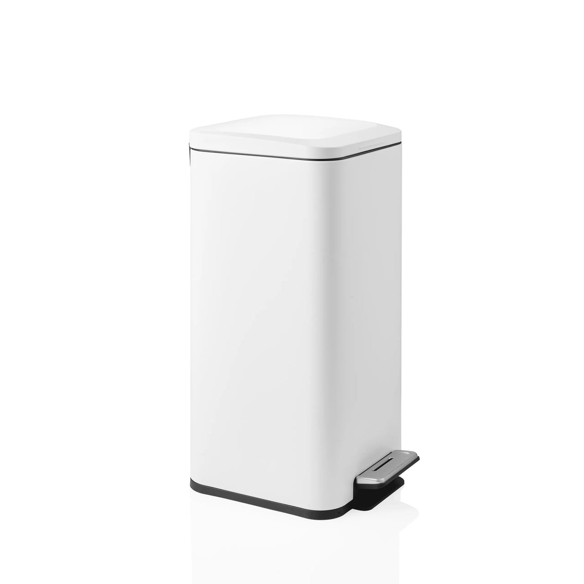 Cestino Clean Square bianco con pedaliera argentata di hjh OFFICE – vista a 360° (vista frontale a tre quarti 60°)