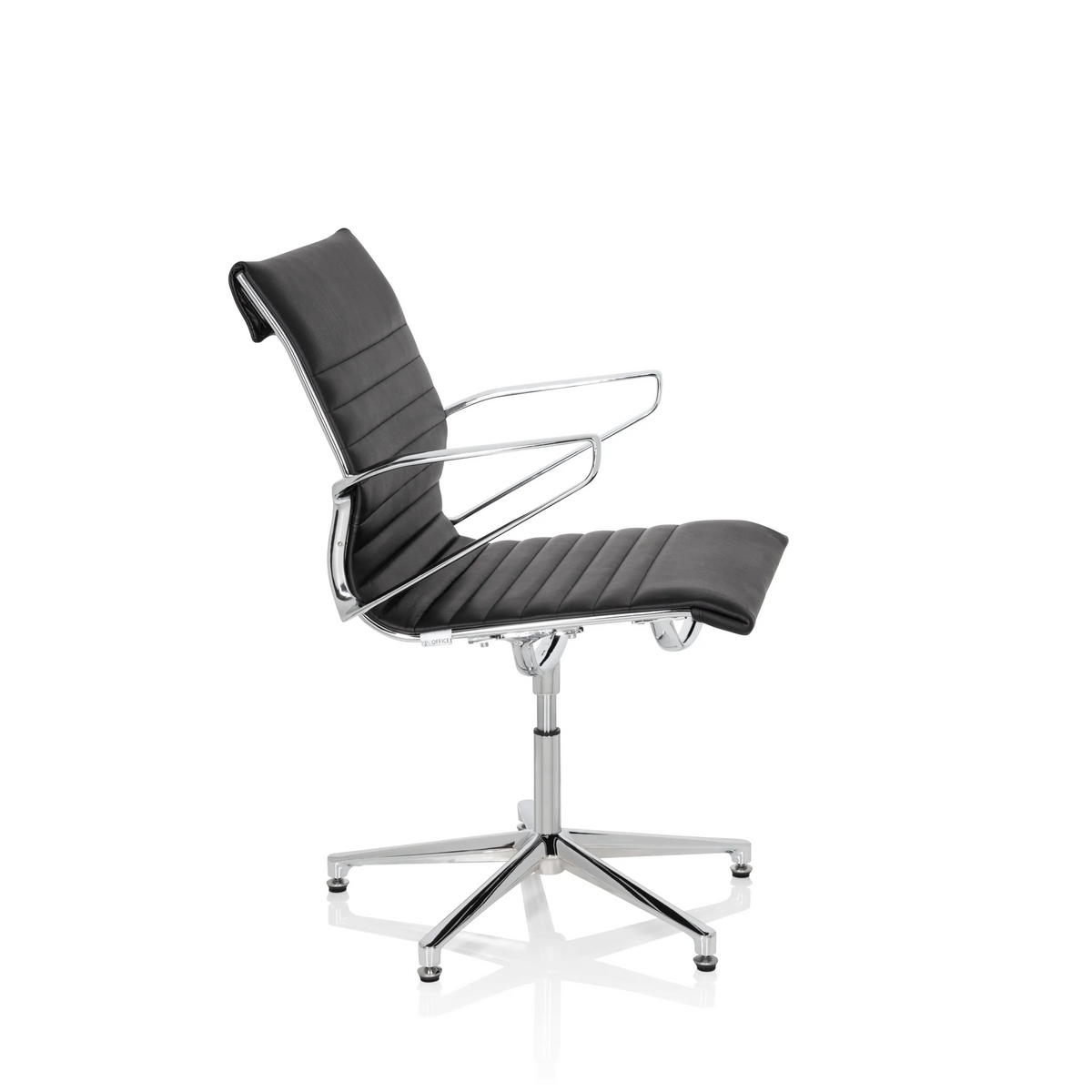 Sedia visitatore nera PARIBA V IV con imbottitura trapuntata e base a cinque ruote di hjh OFFICE – vista a 360° (profilo laterale 80°)