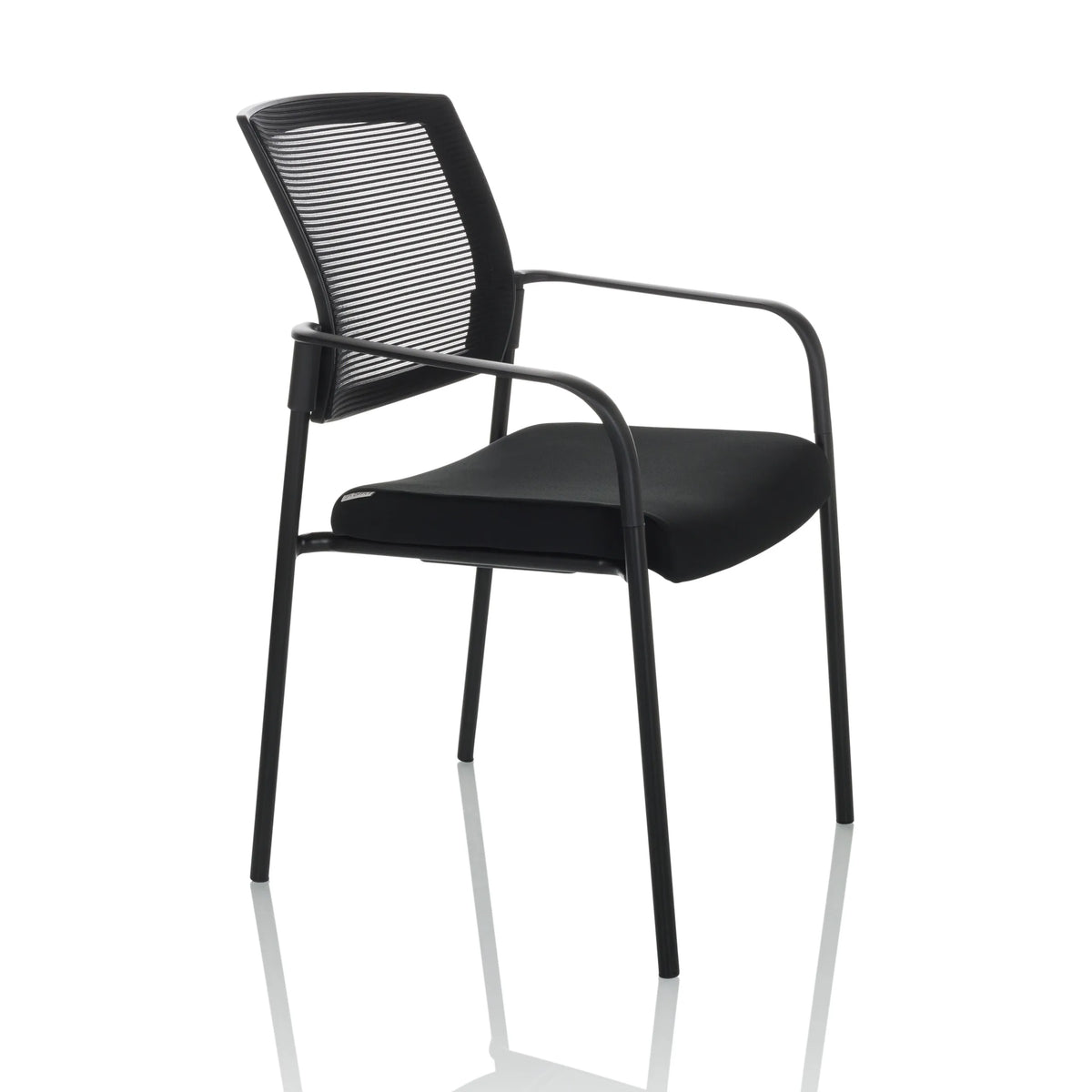 Sedia visitatore nera MEET B con schienale in rete, braccioli e quattro gambe di hjh OFFICE – vista a 360° (vista frontale a tre quarti 60°)