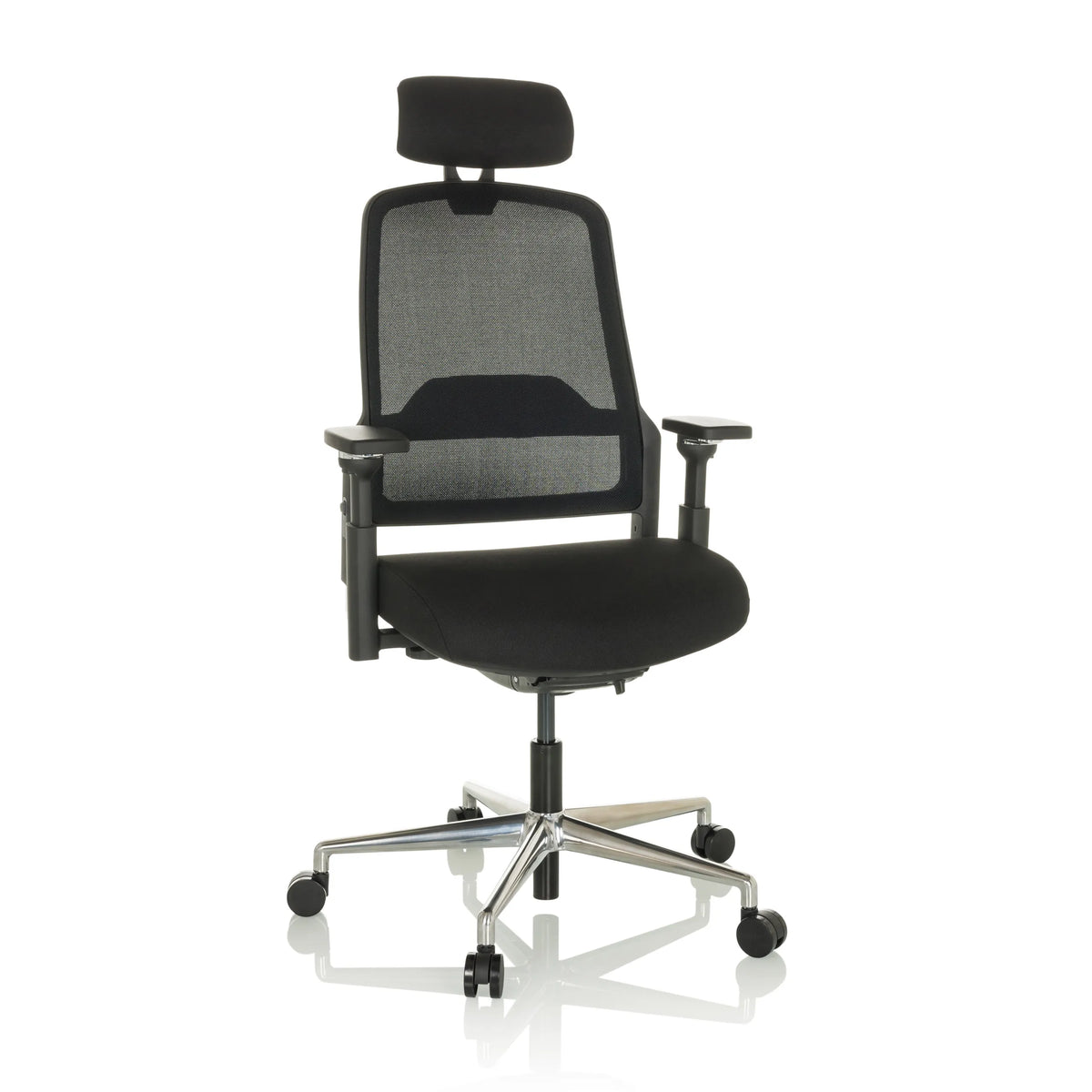 Sedia da ufficio professionale TERARO AX nera con schienale in rete, poggiatesta e base a cinque ruote di hjh OFFICE – vista a 360° (vista frontale 15°)