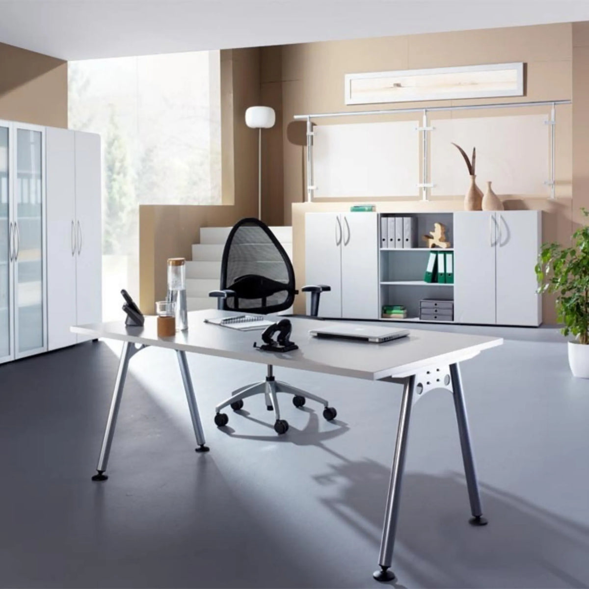 Scrivania regolabile in altezza ATOS 18 S in rovere nodoso, dimensioni 180 x 100 cm di hjh OFFICE PRO