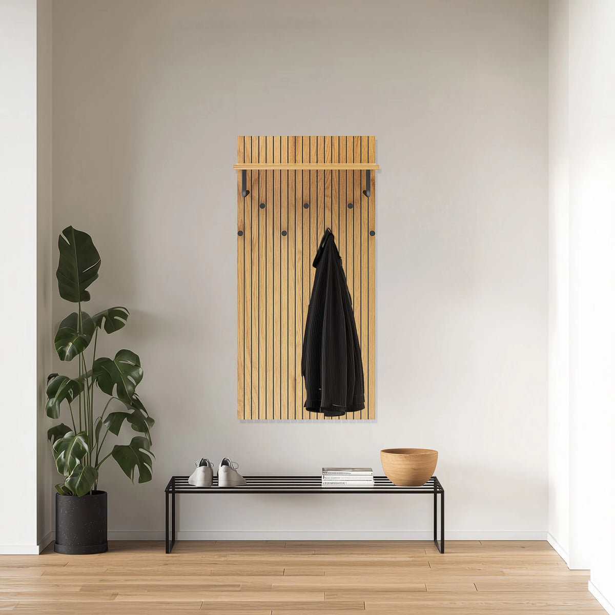 Appendiabiti da parete LINNO SPACE in legno di rovere con ganci neri e ripiano di hjh LIVING