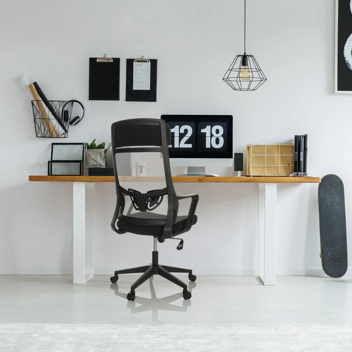 Sedia Home Office NEKEO nera con schienale in rete e braccioli di hjh OFFICE