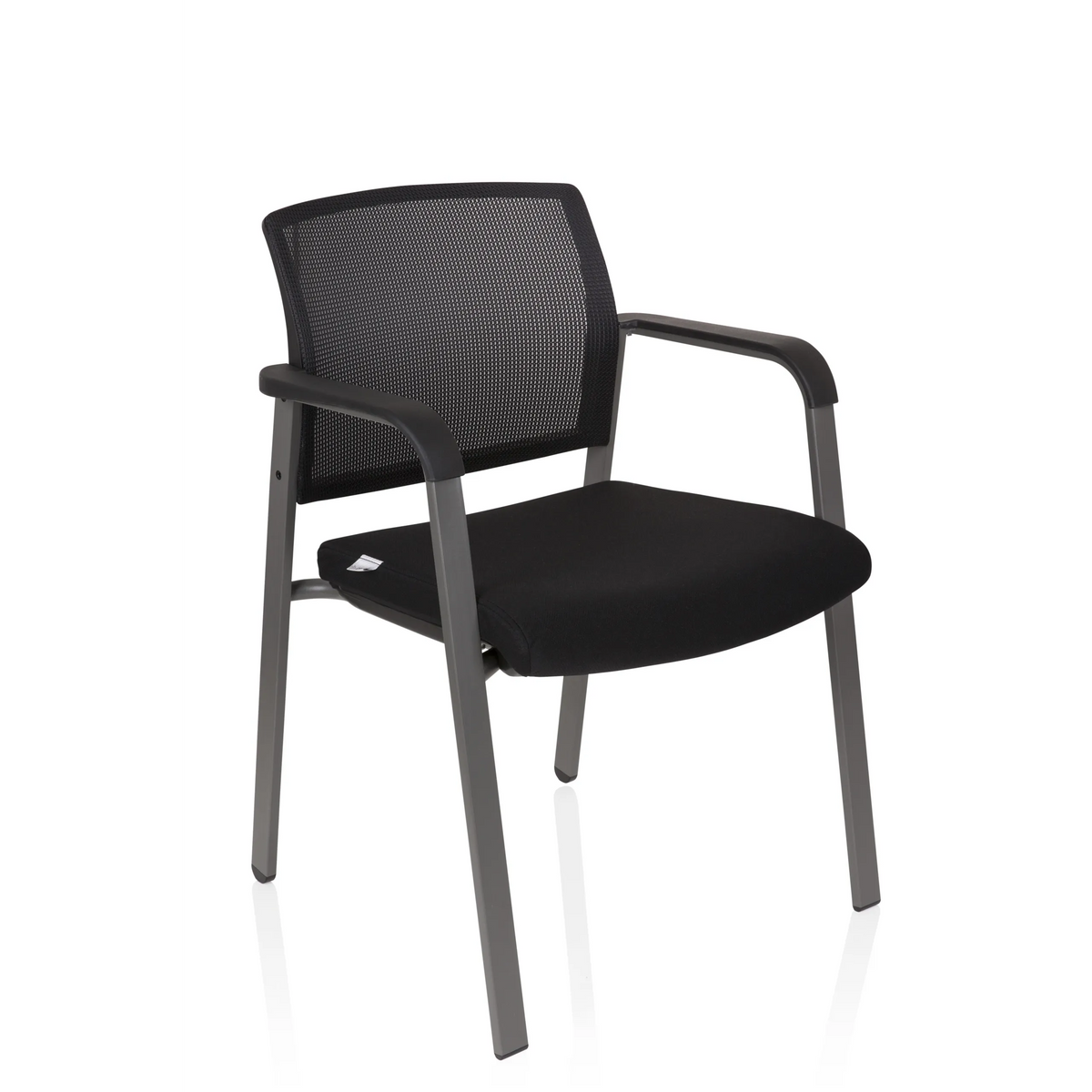 Sedia a quattro gambe MEET nera con schienale in rete e braccioli di hjh OFFICE – vista a 360° (vista frontale a tre quarti 40°)