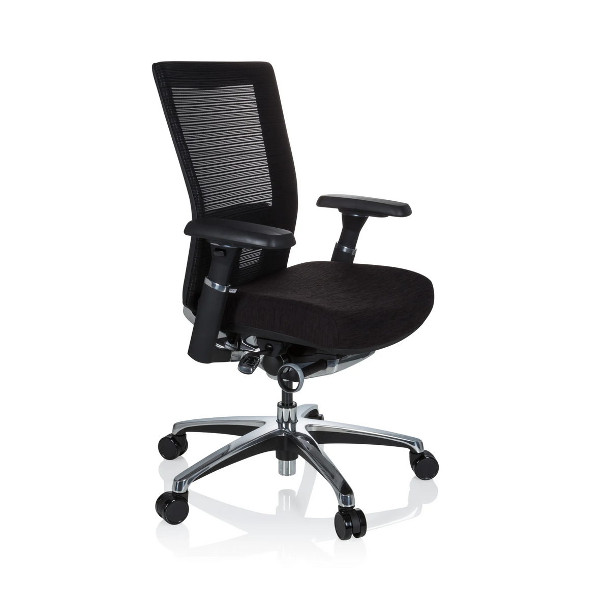 High-end Sedia da ufficio NOVA PRO ALU nera con schienale in rete e base a cinque ruote di hjh OFFICE – vista a 360° (vista frontale a tre quarti 60°)