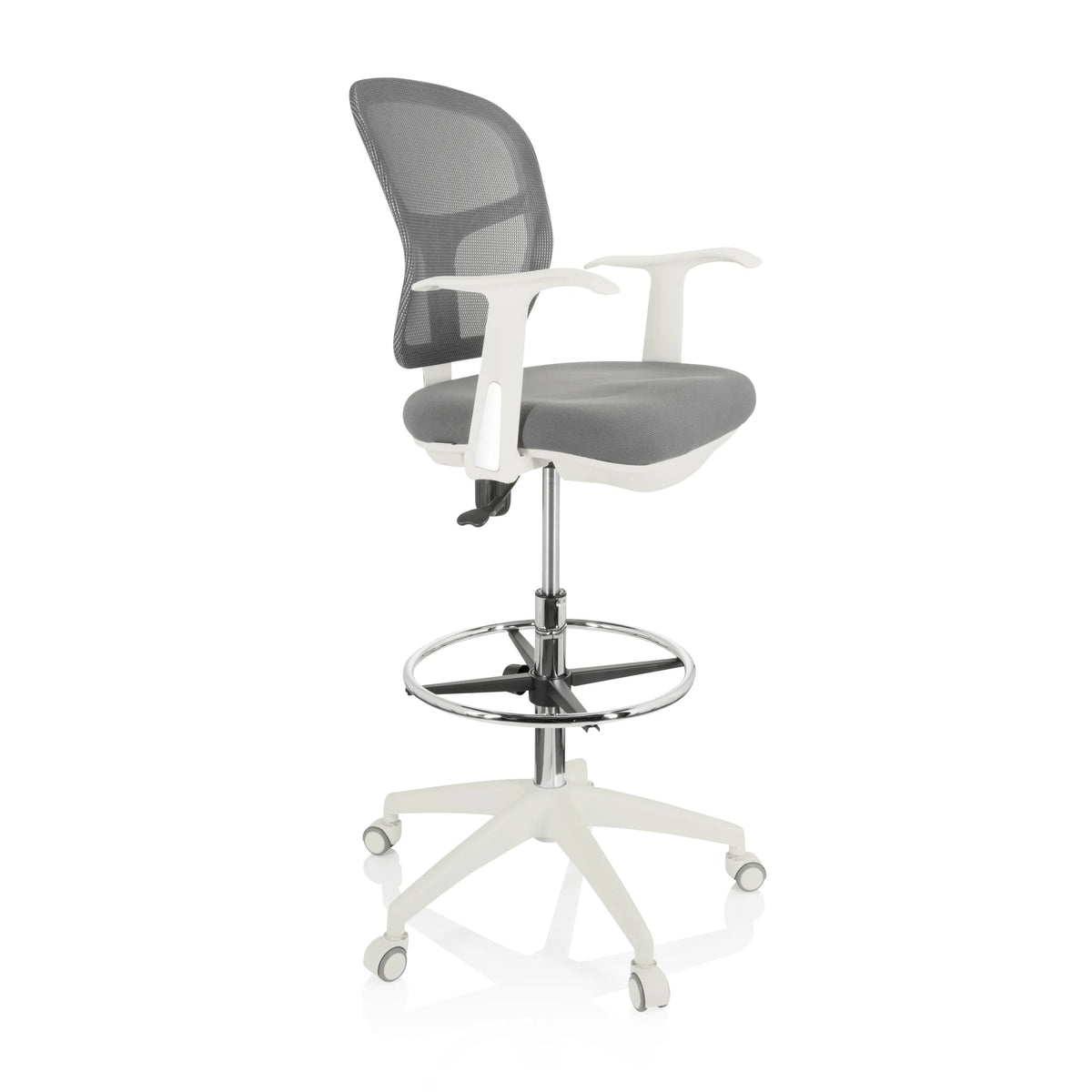 Sedia da banco TOP WORK 108 W grigia con schienale in rete, poggiapiedi e base bianca a cinque ruote di hjh OFFICE – vista a 360° (vista frontale a tre quarti 60°)