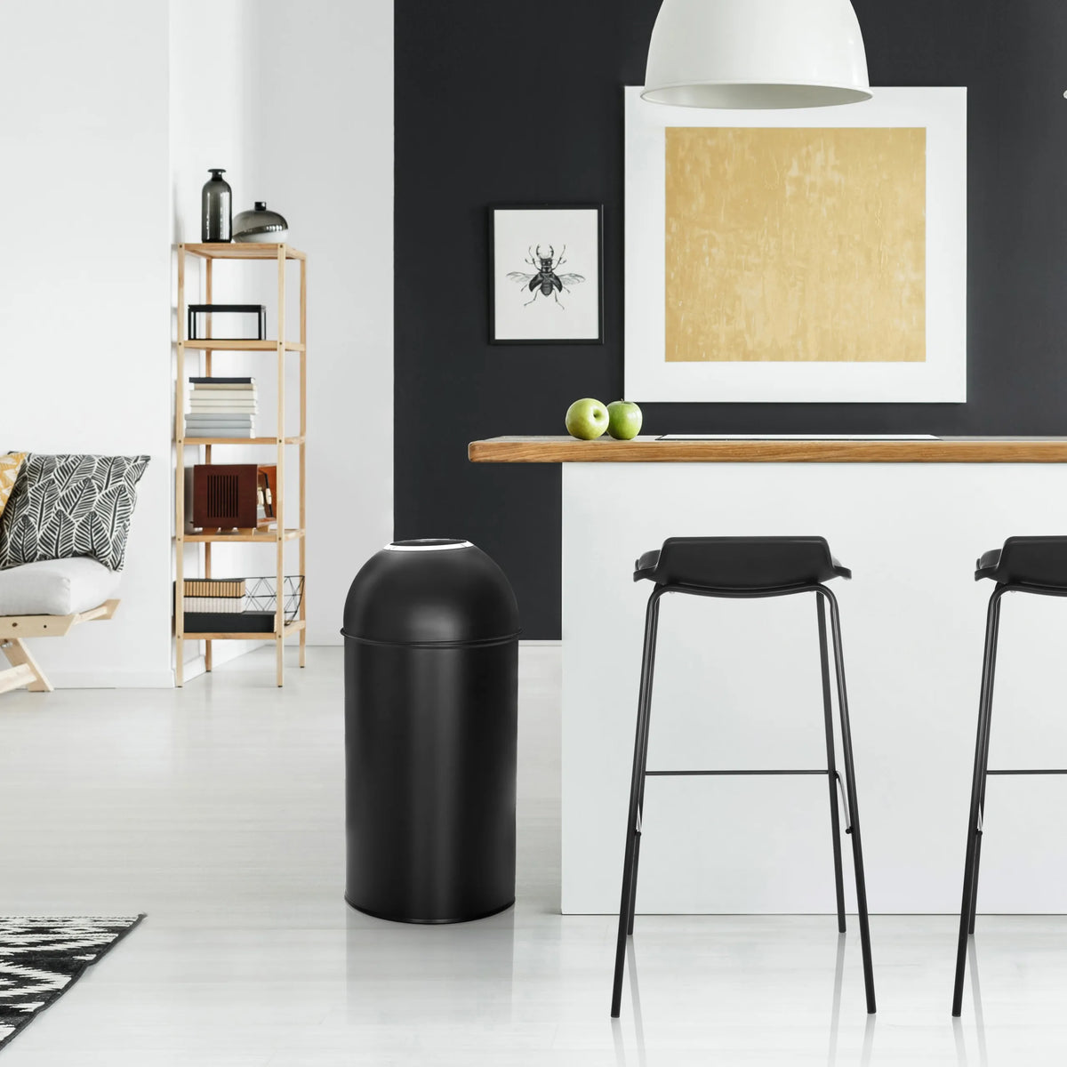 Cestino nero CLEAN OR 50 con una capacità di 50 litri di hjh OFFICE