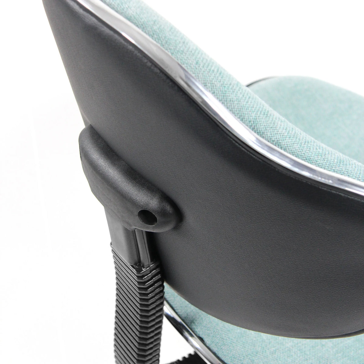 Vista posteriore del rivestimento nero e menta della sedia girevole per bambini KIDDY GTI-3 di hjh OFFICE