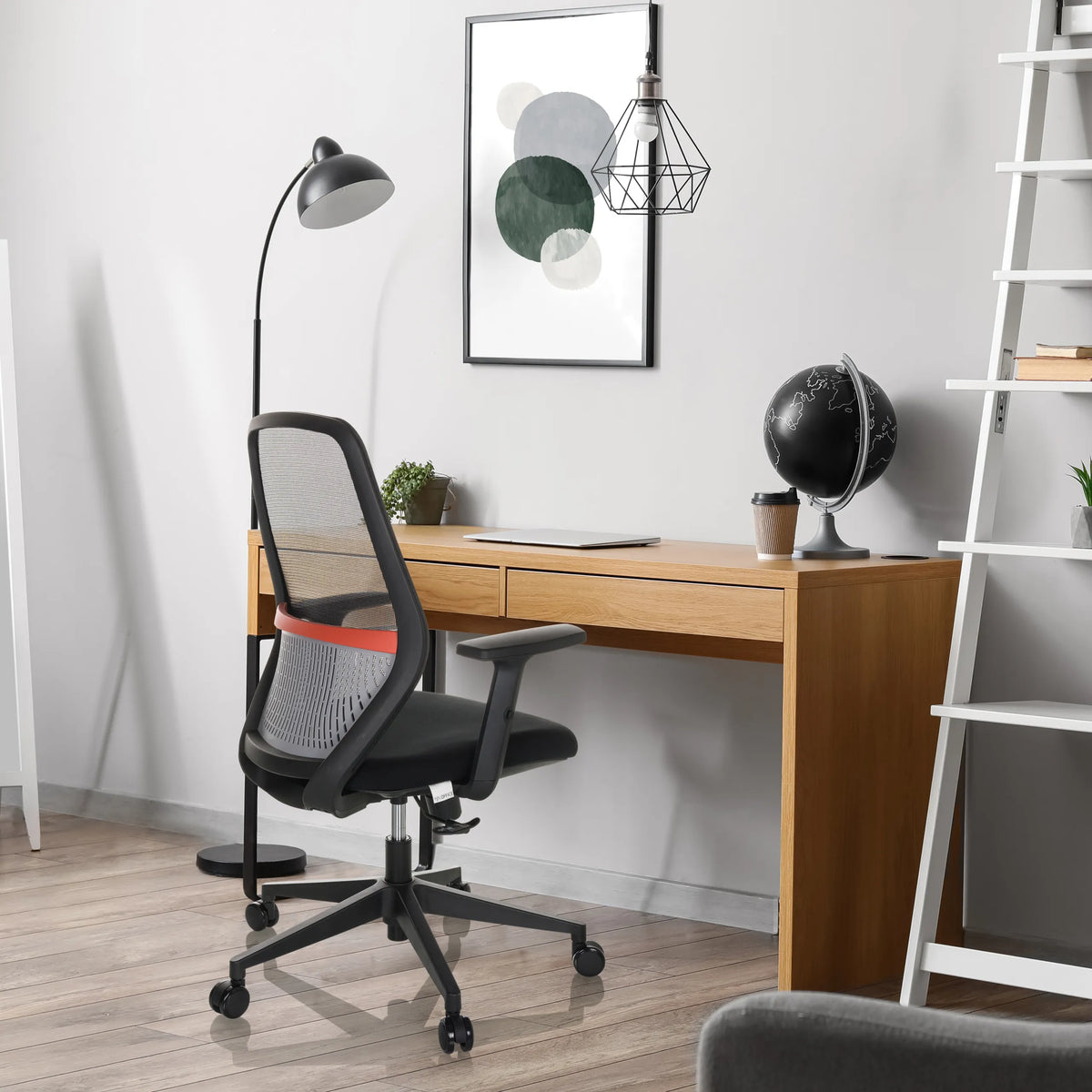Sedia da ufficio professionale CARLOW I in nero con schienale in rete e braccioli di hjh OFFICE