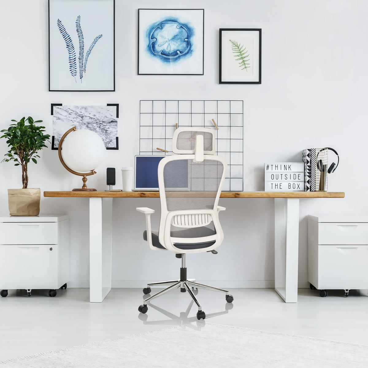 Sedia Home Office BELAIA W grigia con schienale in rete e braccioli bianchi di hjh OFFICE