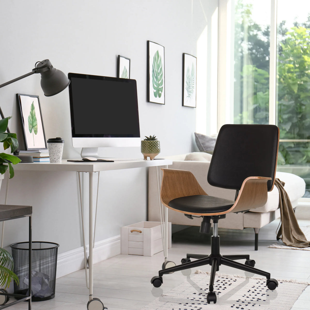 Sedia Home Office CENCA II nera con braccioli in legno e rotelle di hjh LIVING