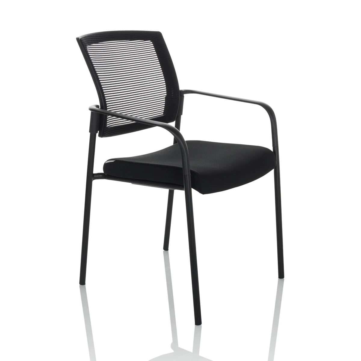 Sedia visitatore nera MEET B con schienale in rete, braccioli e quattro gambe di hjh OFFICE – vista a 360° (vista frontale a tre quarti 45°)