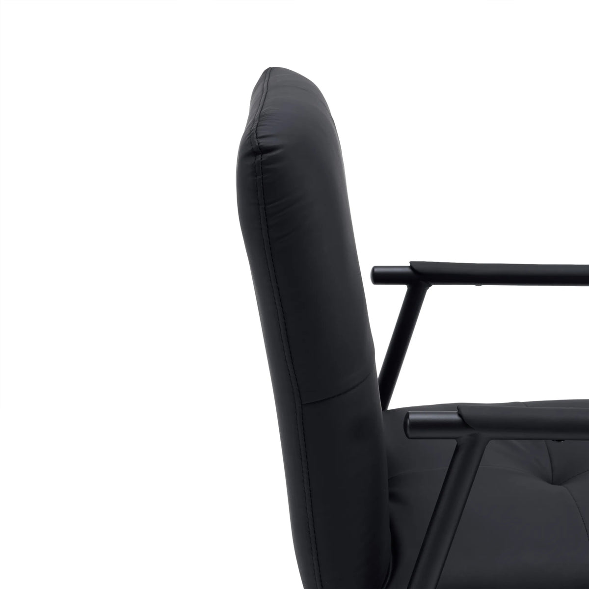 Schienale e bracciolo in ecopelle nera della sedia imbottita Lifea Flex di hjh LIVING