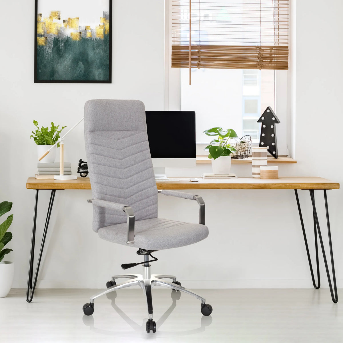 Sedia Home Office SARANTO PLUS in grigio chiaro con braccioli e base a stella con ruote di hjh OFFICE