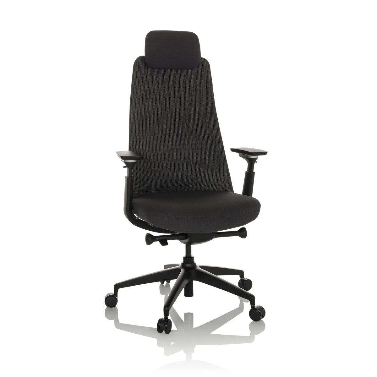 Sedia da ufficio professionale YUCANO nera con schienale in rete, poggiatesta e base a cinque ruote di hjh OFFICE – vista a 360° (vista frontale 15°)