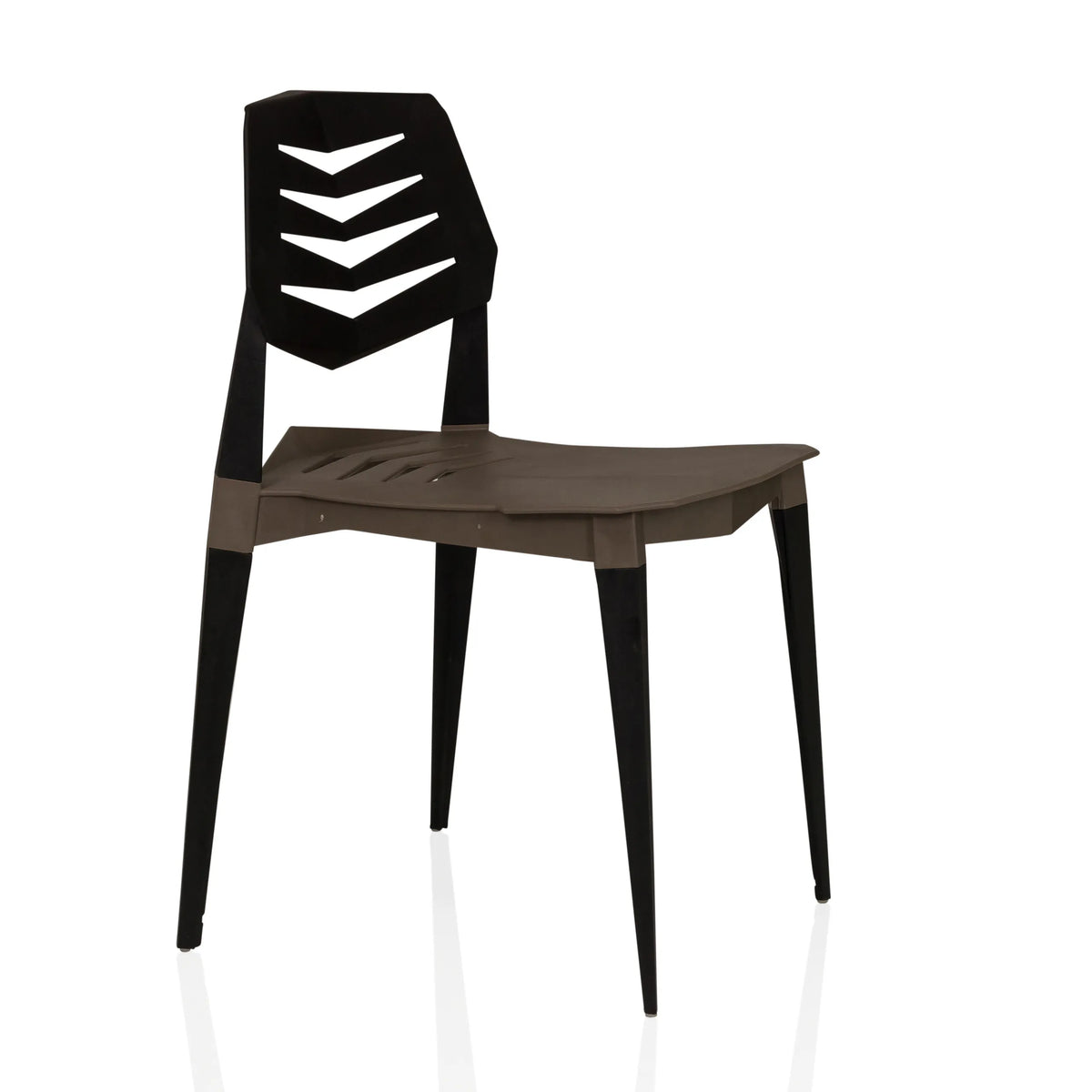 Sedia da esterno Flecharo marrone-nera con schienale traforato di hjh LIVING – vista a 360° (vista frontale a tre quarti 60°)