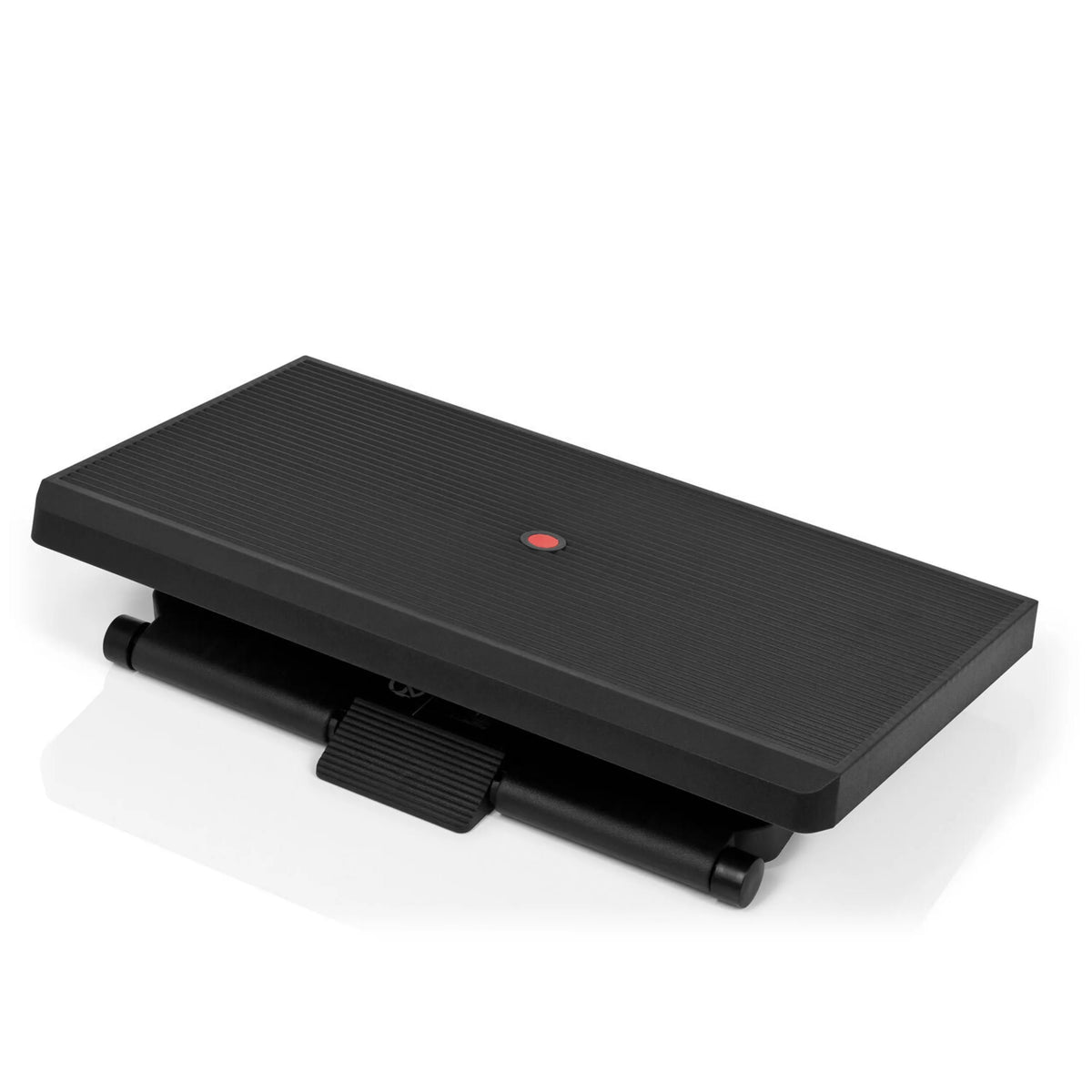 Poggiapiedi PIEDINO STRIPE PRO nero con superficie rigata e pulsante rosso di hjh OFFICE – vista a 360° (vista frontale a tre quarti 31°)