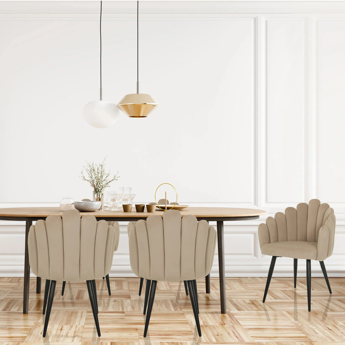 Sedie per sala da pranzo SCALLORE beige con schienale a forma di conchiglia e gambe nere di hjh LIVING