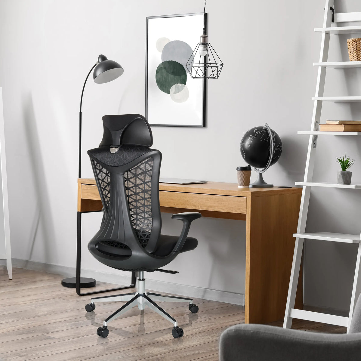 Sedia da ufficio professionale FALEO B nera con schienale in rete e poggiatesta di hjh OFFICE