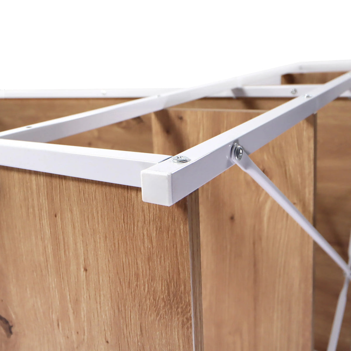Collegamento tra il telaio in metallo bianco e il piano in legno di rovere della scrivania Easy Up3 di hjh LIVING