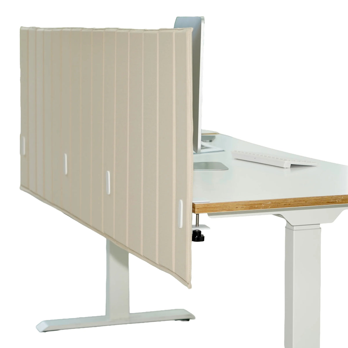 Divisorio per scrivania beige FLEXMIUT ROLL con cuciture verticali su una scrivania di hjh OFFICE
