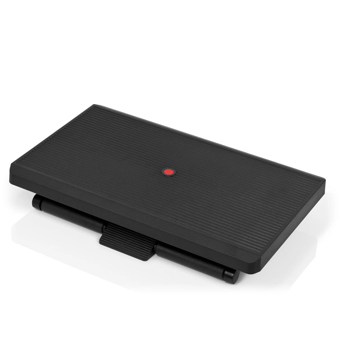 Schwarze Fußablage PIEDINO STRIPE PRO mit gerippter Oberfläche und rotem Knopf von hjh OFFICE – 360-Grad-Ansicht (Frontansicht 16°)