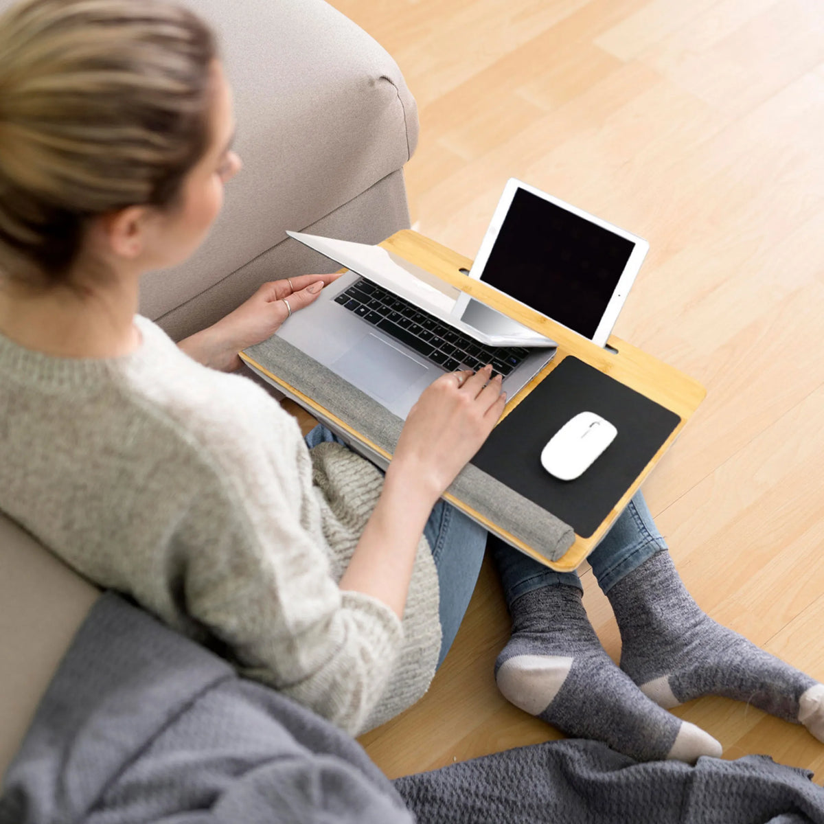 Supporto per laptop COMFILAP grigio con area per mouse integrata e supporto per tablet di hjh OFFICE