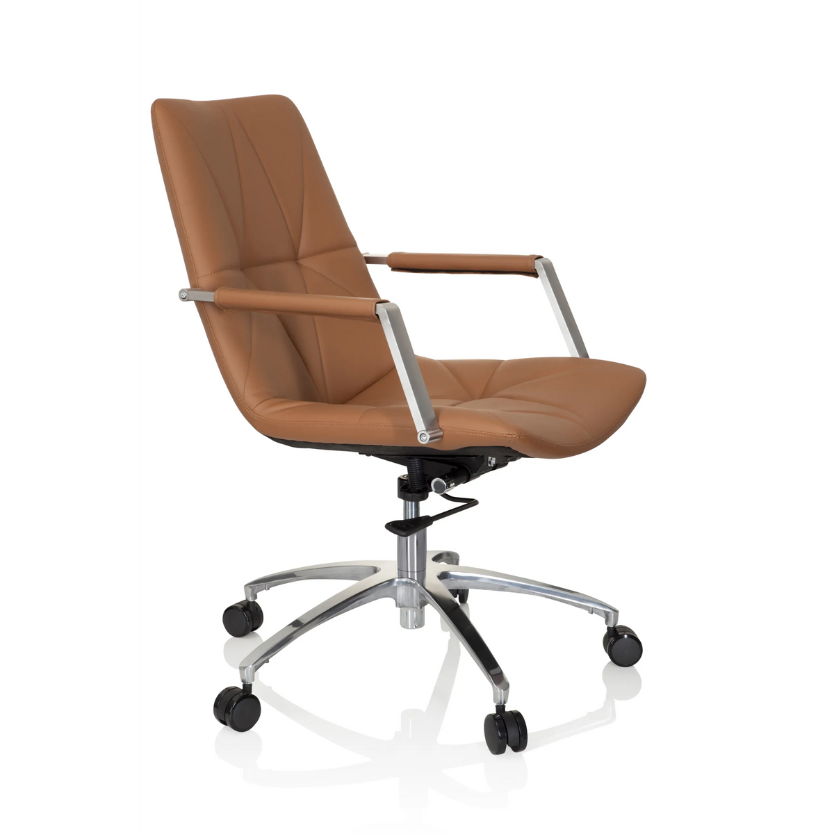 Sedia Home Office SARANTO II color cammello con trapuntatura e base a cinque ruote di hjh OFFICE – vista a 360° (vista frontale a tre quarti 60°)