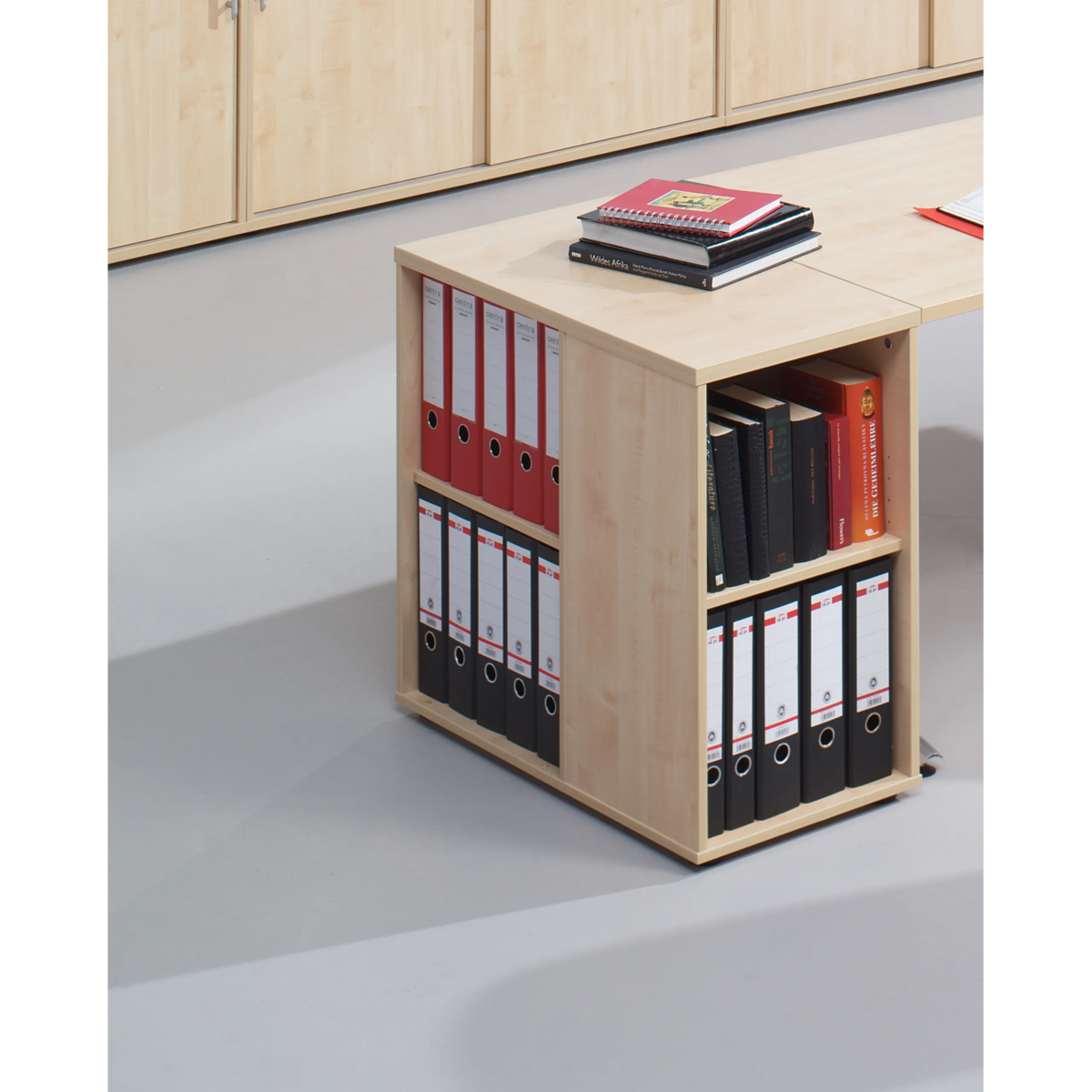 Scaffale aperto ANCO 1630 in rovere con raccoglitori e libri di hjh OFFICE PRO