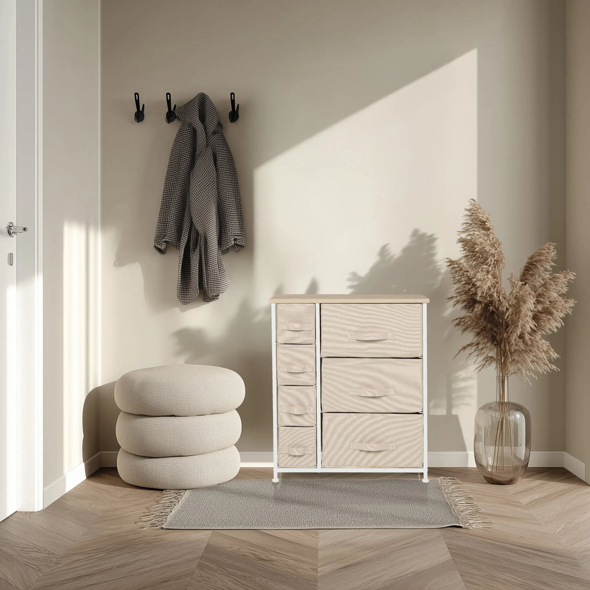 Cassettiera FOLDRESS B in beige con diversi cassetti in tessuto e struttura bianca di hjh LIVING