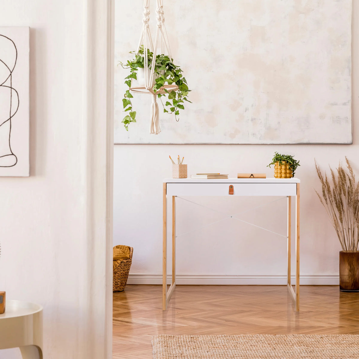 Scrivania bianca TAROLO II con dimensioni 80 x 42 cm e gambe in legno chiaro di hjh LIVING