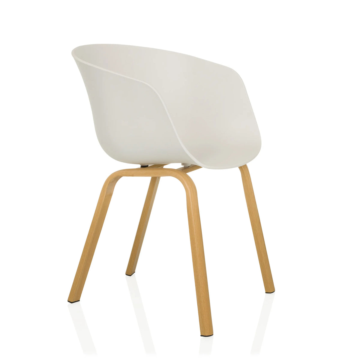 Sedia a conchiglia bianca OSLO W con quattro gambe in legno chiaro di hjh LIVING – vista a 360° (vista frontale a tre quarti 60°)