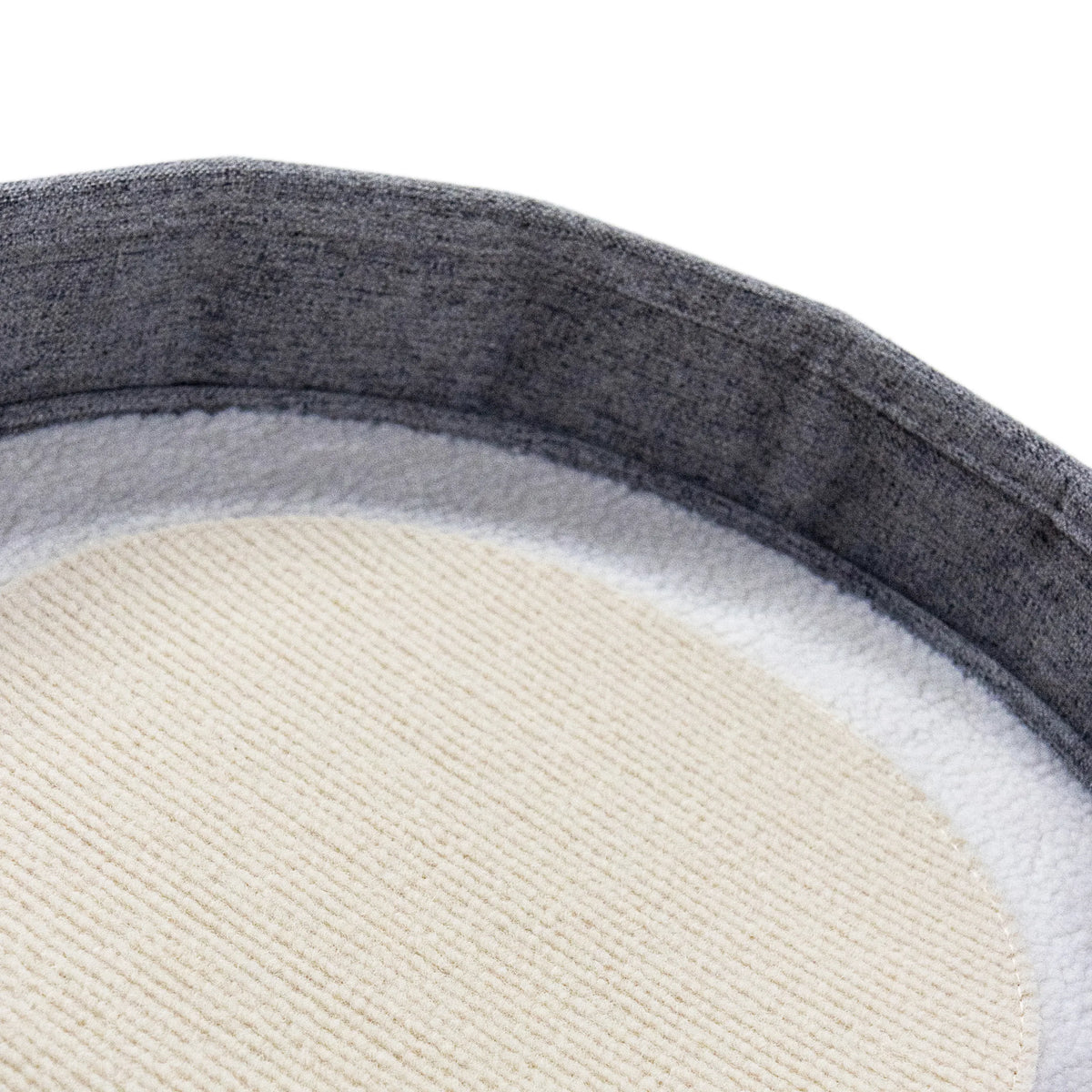 Bordo in tessuto grigio e superficie interna chiara della cuccia chiusa per gatto PAWY R di hjh LIVING
