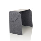 Divisorio per scrivania grigio FLEXMIUT FOLD con due uscite per cavi orizzontali di hjh OFFICE – vista a 360° (vista frontale a tre quarti 60°)