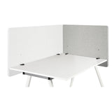 Divisori per scrivania FLEXMIUT D SIDE in grigio chiaro su un piano del tavolo bianco di hjh OFFICE