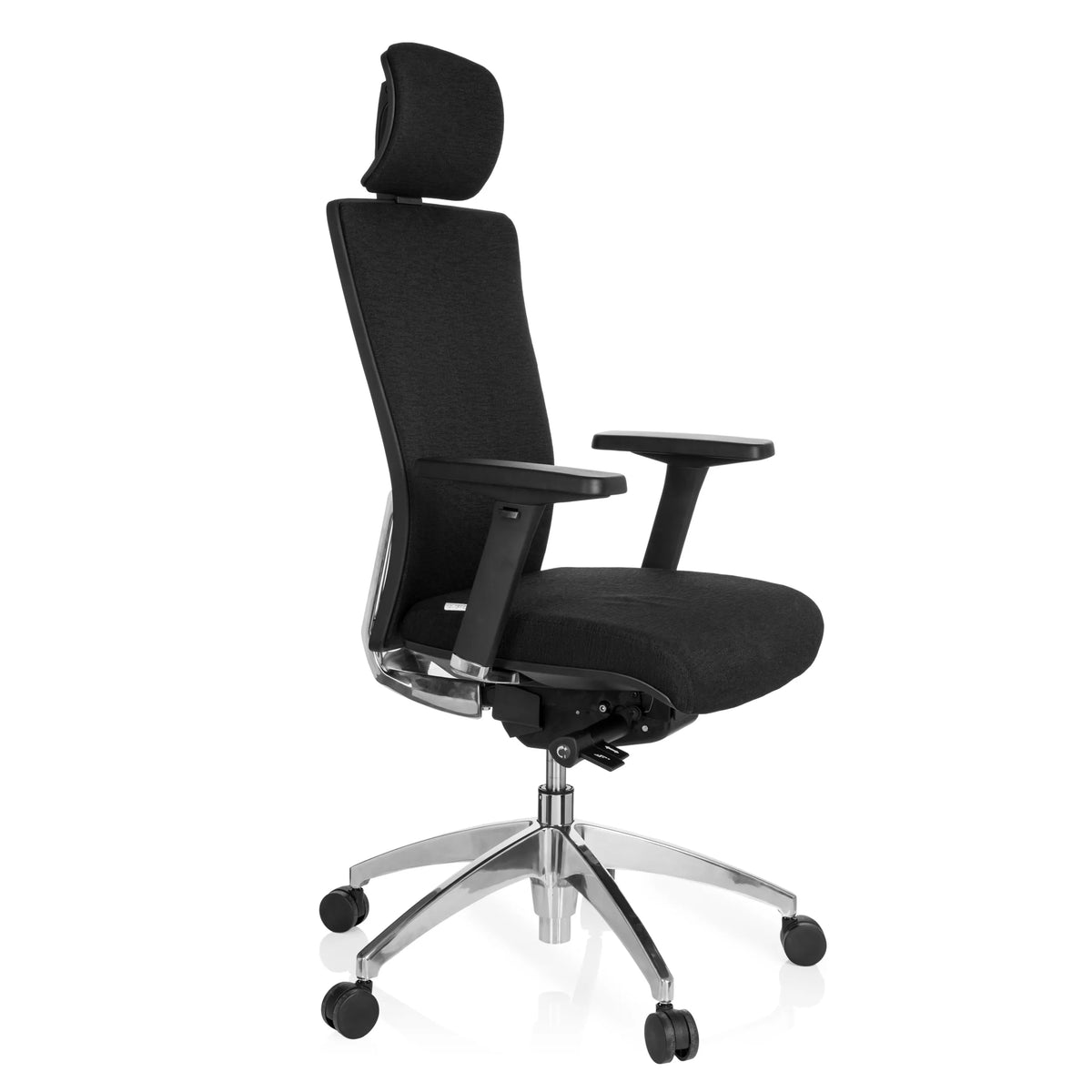Sedia da ufficio professionale ASTRA LUX nera con poggiatesta, braccioli e base a cinque ruote di hjh OFFICE – vista a 360° (vista frontale a tre quarti 60°)