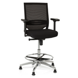 Sedia da banco TOP WORK 77 nera con schienale in rete, poggiapiedi e cinque piedini di hjh OFFICE – vista a 360° (vista frontale 20°)