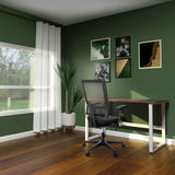 Scrivania WORKSPACE LIGHT I in noce e bianco con base bianca in uno studio verde di hjh OFFICE