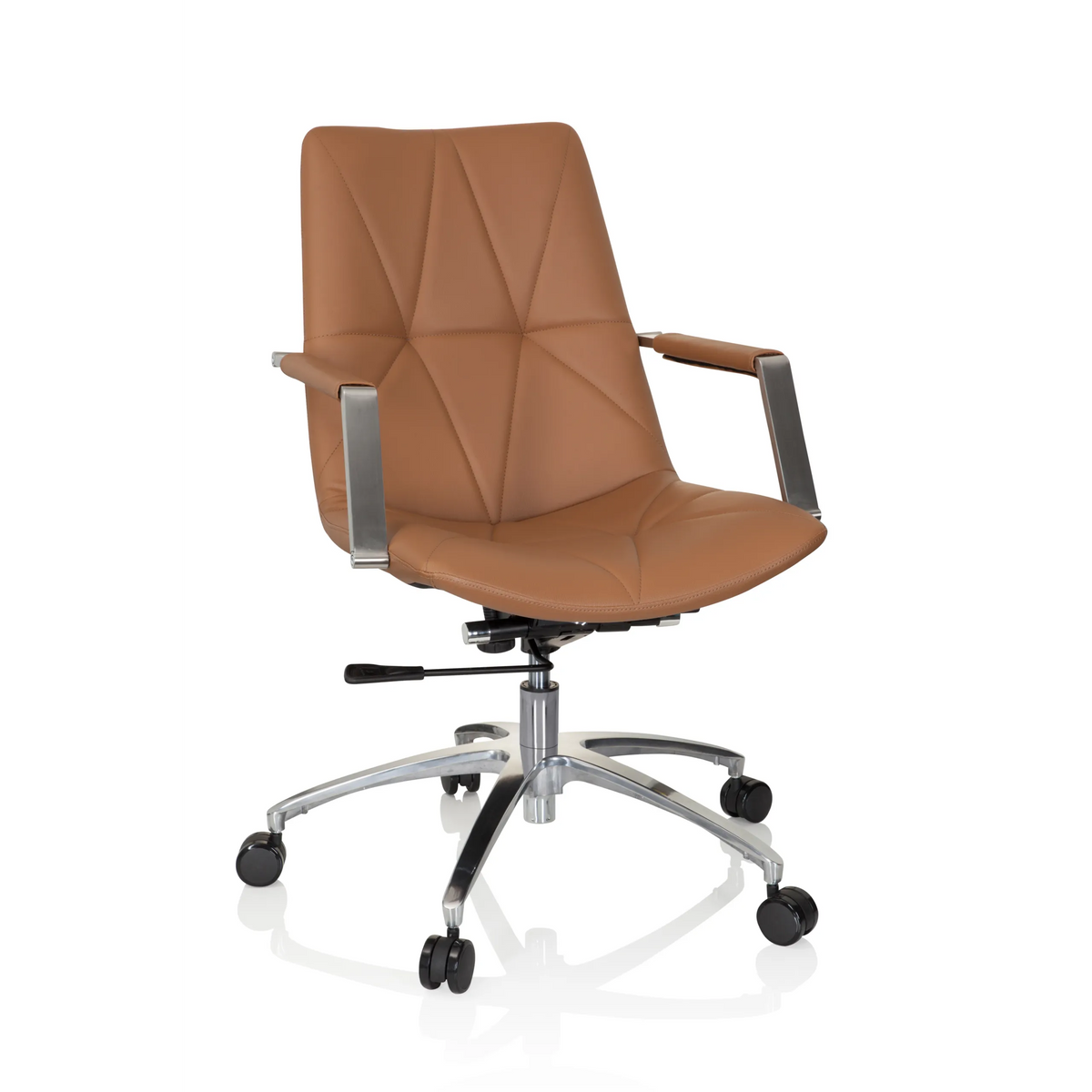 Sedia Home Office SARANTO II color cammello con trapuntatura e base a cinque ruote di hjh OFFICE – vista a 360° (vista frontale 20°)