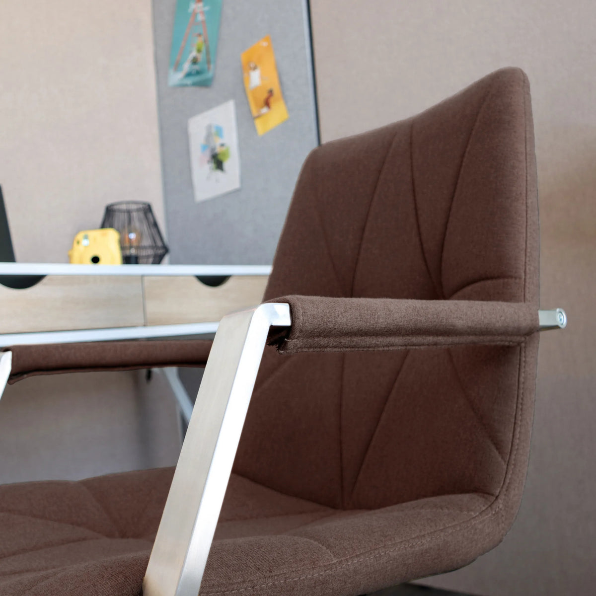 Bracciolo con rivestimento marrone della Sedia Home Office SARANTO II di hjh OFFICE