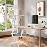 Sedia da ufficio professionale ERGOMY W con superficie in tessuto grigio, struttura bianca e schienale in rete di MyBuero