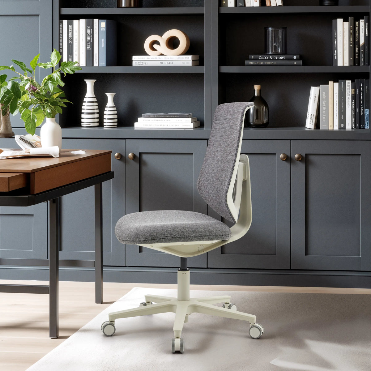 Sedia Home Office Sitflex Lady grigia con struttura chiara e ruote di hjh OFFICE