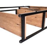 Giunzione d'angolo in metallo nero ed elementi in legno di rovere dello Scaffale Kalag Eco di hjh LIVING