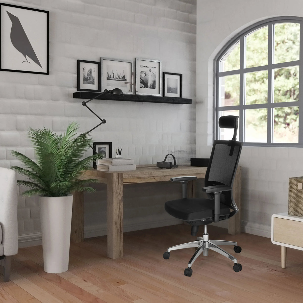 Sedia da ufficio professionale PORTO MAX HIGH con schienale in rete e poggiatesta in nero di hjh OFFICE