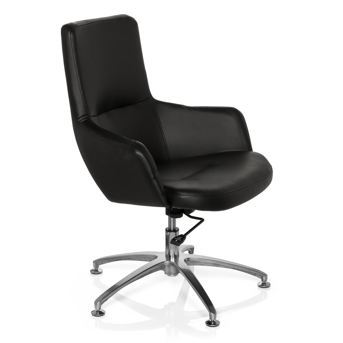 Poltrona Lounge SHAKE 300 nera con imbottitura e base a stella lucida di hjh OFFICE – vista a 360° (vista frontale a tre quarti 60°)