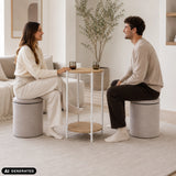 Tavolino Nestup 1 in bianco e rovere con sgabello imbottito integrato di hjh LIVING (immagine generata dall’IA)