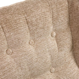 Tessuto intrecciato beige con bottoni della poltrona imbottita HAVENIO di hjh LIVING