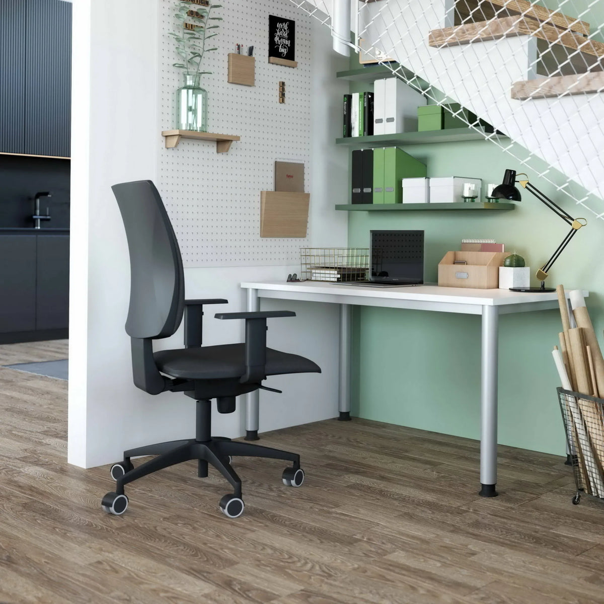 Scrivania regolabile in altezza HILO 612 S in bianco e argento con dimensioni 120 x 67 cm di hjh OFFICE PRO
