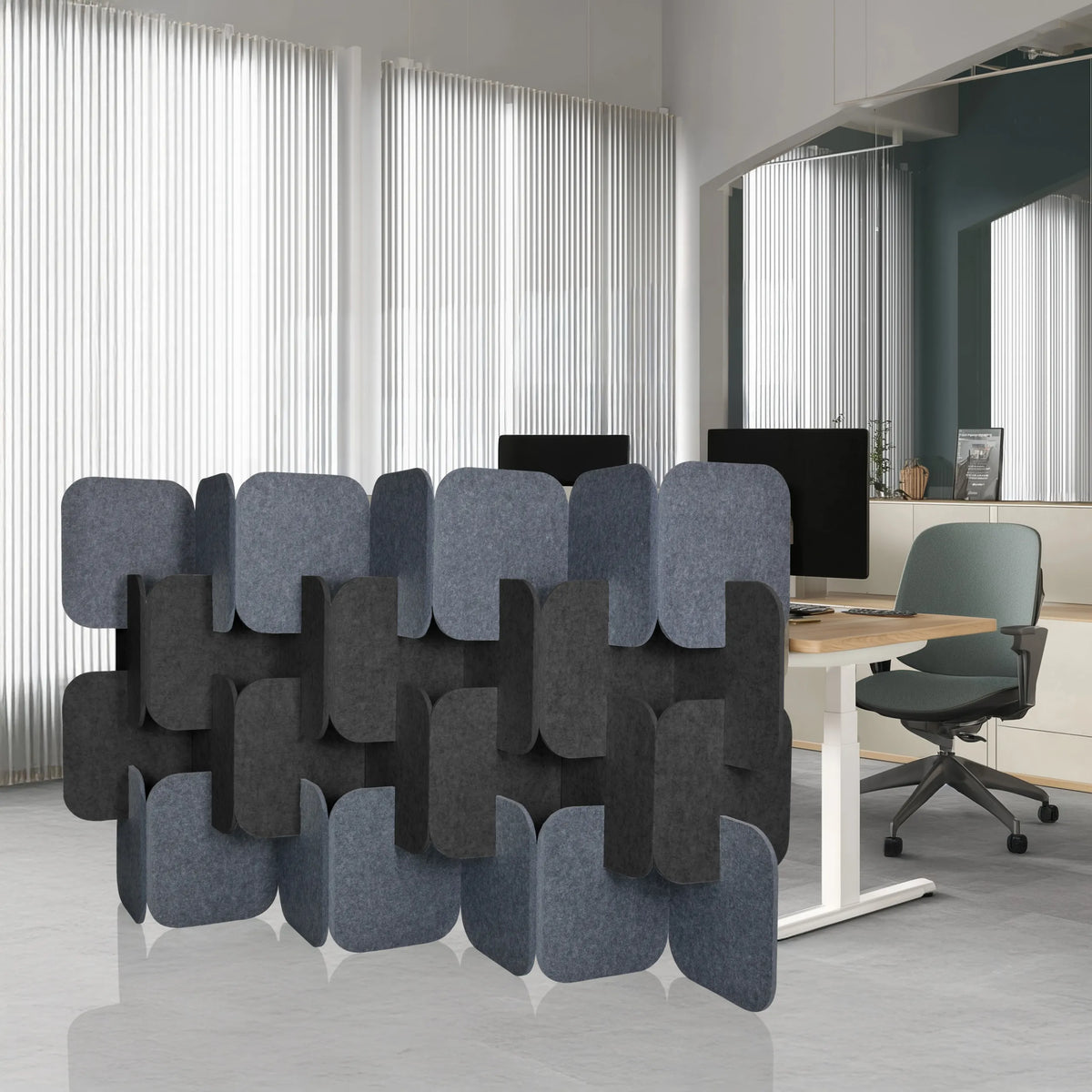 Pareti divisorie FLEXMIUT PLUG grigie e grigio scuro in disposizione modulare di hjh OFFICE